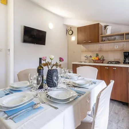 House And Apts. In Porec/istrien 40228 Appartement