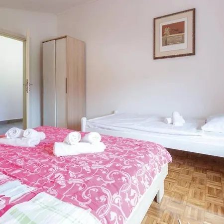House And Apts. In Porec/istrien 40228