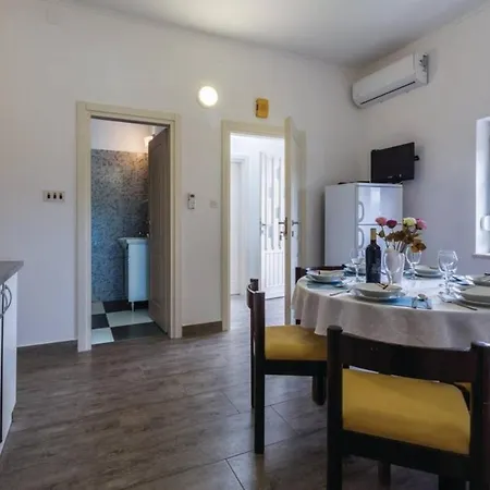 House And Apts. In Porec/istrien 40228 Poreč